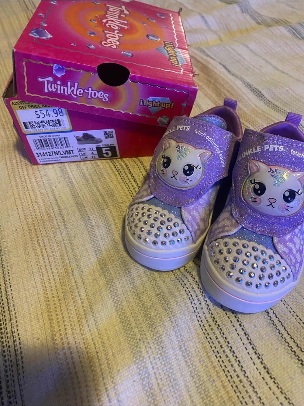 Kids Light-Up Cat Slip-On Sneakers in Purple